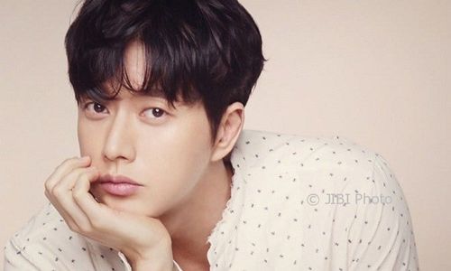 DRAMA KOREA : Park Hae Jin Perankan 4 Karakter di Drama Baru