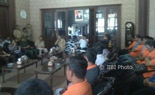 TRANSPORTASI SALATIGA : Demo Tolak Ojek Online Sopir Angkot Salatiga Dianggap Sia-Sia