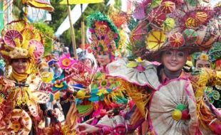 Foto HUT Jateng Meriah oleh Dekranasda Carnival