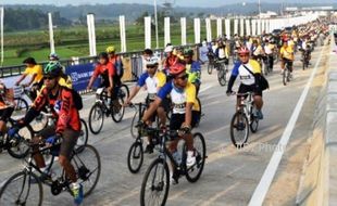 Foto Festival Jalan Tol di Tol Salatiga