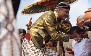 AGENDA JATENG : Di Dieng Culture Festival, Ada Anak Bajang Minta Buku Listrik