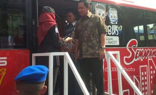 TRANSPORTASI SEMARANG : Jalin Kerja Sama dengan Telkomsel, Naik BRT Bayar Pakai T-Cash