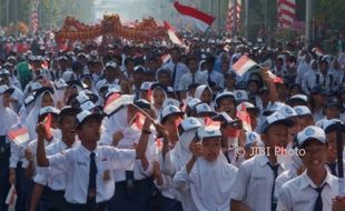 FOTO HUT RI : Kirab Bendera Meriahkan di Semarang