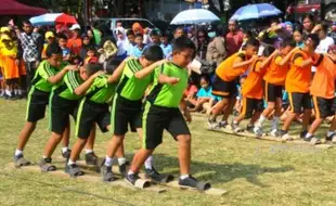 Foto Olahraga Tradisional Dilombakan di Salatiga