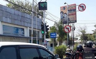 LALU LINTAS SEMARANG : Rambu di Jl. Pattimura Bikin Bingung