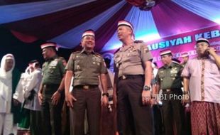 Isu 5.000 Senjata Ilegal, DPR Panggil Panglima TNI & Kepala BIN