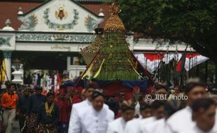 IDULADHA 2017 : Warga Menanti-nantikan Gunungan