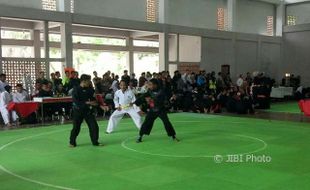 POPDA PENCAK SILAT : Sengit! Kekuatan Peserta Merata