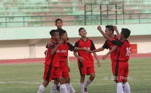 POPDA SEPAK BOLA : SMPN 15 Solo Hattrick Juara