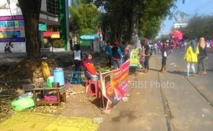 INFRASTRUKTUR SOLO : Drainase Diperbaiki, PKL CFD Slamet Riyadi Diminta Pindah ke Sisi Barat