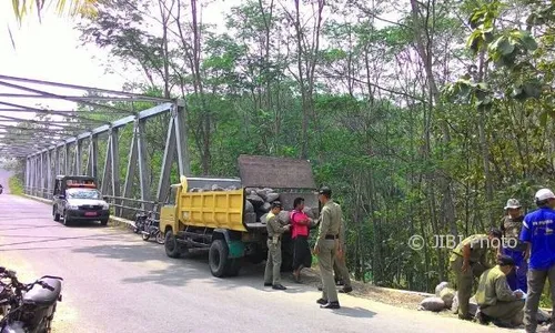 PERTAMBANGAN KARANGANYAR : Berbahaya dan Tak Berizin, Penambang Pasir Dung Nganten Ditegur Satpol PP