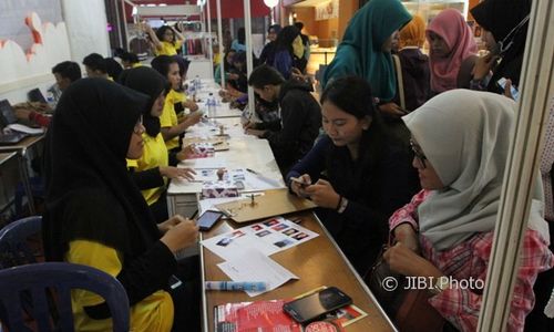 KETENAGAKERJAAN SOLO : 10.000 Lowongan Pekerjaan Ditawarkan Selama 2 Hari Job Fair