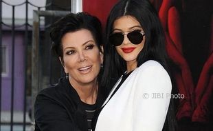 Kris Jenner Ambil Keuntungan dari Berita Kehamilan Kylie Jenner