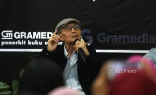 Sapardi Djoko Damono Cerita Kisah Hujan Bulan Juni