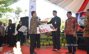 Telur Asin 1 Jam Guru SMA Plupuh Sragen Diapresiasi Gubernur Jateng