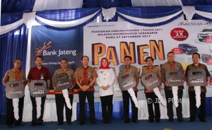 UNDIAN BERHADIAH : Bank Jateng Klaten Bagi 7 Mobil Avanza