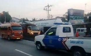 KISAH UNIK : Tepergok Polisi kala Lawan Arus, Angkutan Umum Ini Tak Diberi Tilang