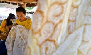 FOTO BATIK SEMARANG : Begini Batik Diproduksi di Ungaran