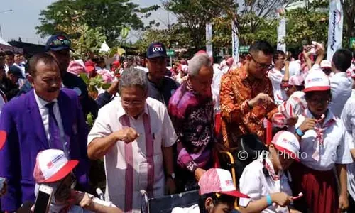 BULAN KESEHATAN GIGI : Pembukaan BKGN 2017, Ratusan Anak di Semarang Gosok Gigi Serentak