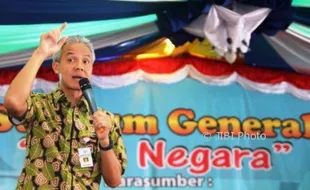 KAMPUS DI SEMARANG : Ganjar Pranowo Kuliahi Mahasiswa Unimus tentang Revolusi Mental