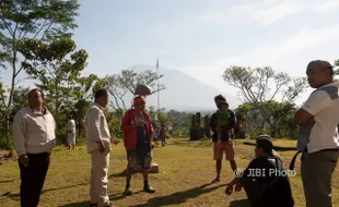 Fakultas Peternakan UGM Dirikan Posko Pengungsian Ternak Korban Gunung Agung