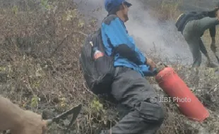 KEBAKARAN KUDUS : Api di Hutan Perhutani Dipadamkan Bersama-Sama