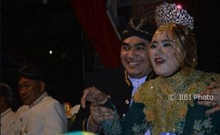 AGENDA KENDAL : Hadiri Karnaval di Weleri, Bupati Mirna Bikin Pangling