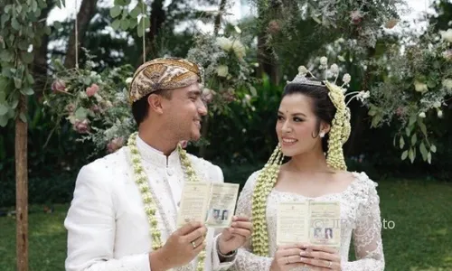 Gaun Pengantin Raisa Populerkan Busana Pernikahan Sunda di Jogja