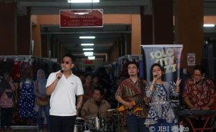 SOLO CITY JAZZ 2017 : Alunan Musik Jaz Memecah Keriuhan di Pasar Tradisional