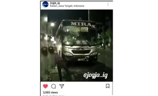 KECELAKAAN KLATEN : Beredar Video Bus Mira Penabrak Warga Dilempari Batu di Bendogantungan