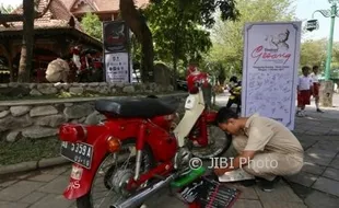 PENDIDIKAN SOLO : 3 Siswa SMK Perbaiki Motor Tua Gesang, Begini Kesan Mereka