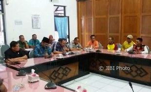 Pengemudi Ojek Pangkalan Madiun Minta Gojek Diblokir