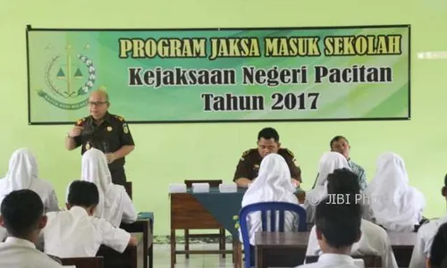 Sebut Pacitan Rawan Peredaran Narkoba, Ini Pesan Para Jaksa kepada Pelajar