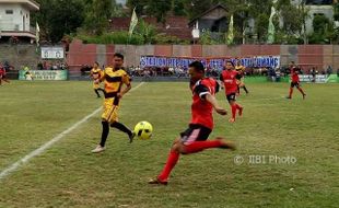 BMT TUMANG CUP : Guyub Rukun Klaten Menang Lewat Adu Koin