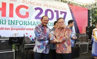 PRESTASI SEMARANG : Inovatif Manfaatkan Informasi Geospasial, Kota ATLAS Raih Bhumandala Award