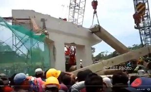 Kronologi Ambruknya Flyover Tol Pasuruan-Probolinggo, 1 Girder Jatuh & Menghantam