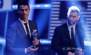 Ronaldo dan Messi Tak Saling Pilih di FIFA Award