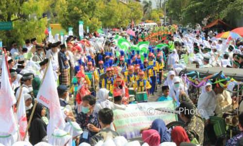 Ini Harapan Bupati Suharsono kepada Ribuan Santri