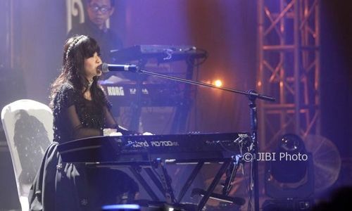 KONSER MUSIK : Ita Purnamasari dan Atiek CB Tampil Prima Meski Usia Tak Lagi Muda