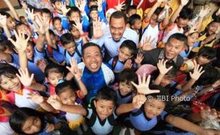 Foto Aksi Unik Pendongeng Semarang di Aceh