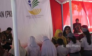 AGENDA PRESIDEN : Singgah ke SMAN 1 Semarang, Jokowi Bagikan KIP ke 1.500 Siswa