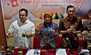 Foto Obat Ilegal Rp3,4 M Dimusnahkan