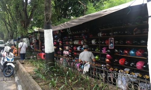 PKL JOGJA : PKL Penjual Helm di Kotabaru akan Dipindah ke Jalan I Nyoman Oka