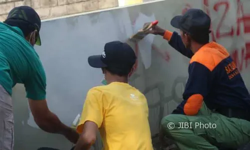 Hyatt Ajak Bersihkan Vandalisme di Jalan Palagan