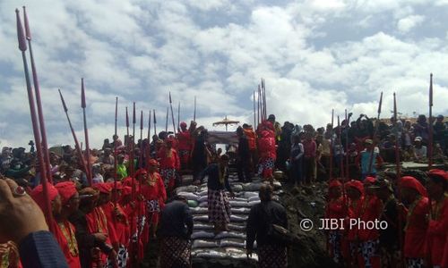 Memaknai Tradisi Labuhan Pantai Glagah oleh Pura Pakualaman