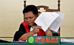 Foto Korupsi Bupati Jepara Dipraperadilankan