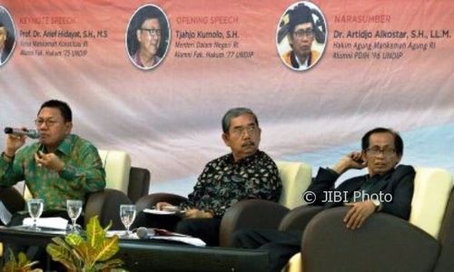 FOTO KAMPUS DI SEMARANG : Ika Undip Seminar, Tokoh Nasional Hadir