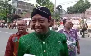 JOKOWI MANTU : Ketum PPP Romahurmuziy Sebut Pernikahan Kahiyang-Bobby sebagai Pesta Rakyat