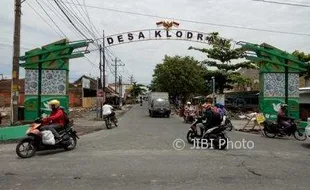 Terbaik Se-Karanganyar, Begini Penampilan Gapura Klodran