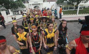 Selendang Sutera Satukan Mahasiswa di Jogja